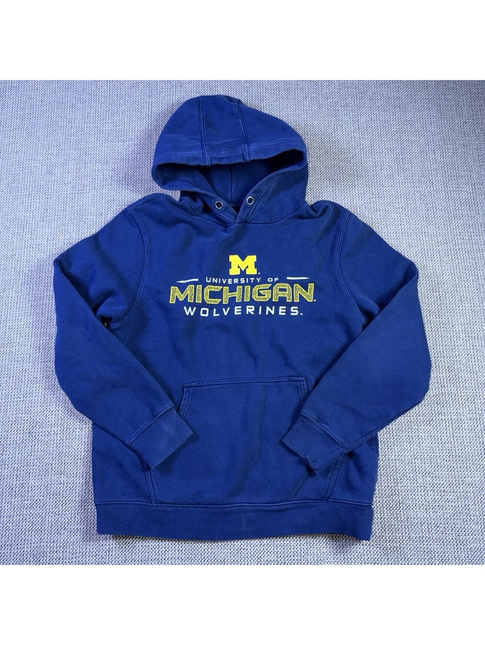 University of Michigan Wolverines Hoodie Embroidered Adult Size Medium